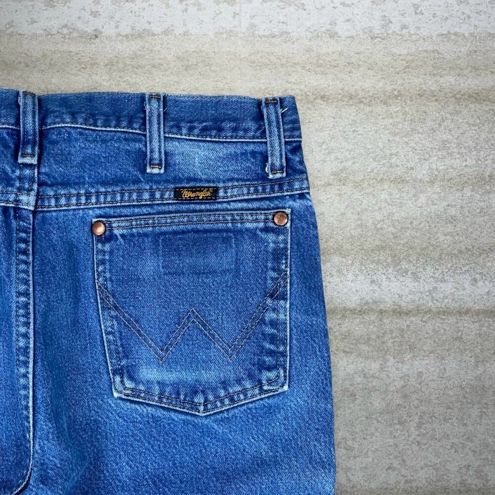 Vintage Y2K Wrangler Jeans 33x30 Straight Fit Medium Wash Work Wear Denim - Picture 3 of 4